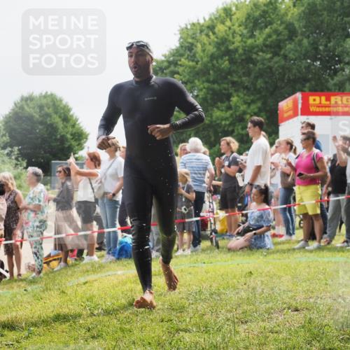 15.06.2025 - 27. Vierlanden-Triathlon KatJ http://msf.ph/oto/8027319 15.06.2025 11:00:49 Schwimmen 637, 678, 681, 699, 723 meine-sportfotos.de