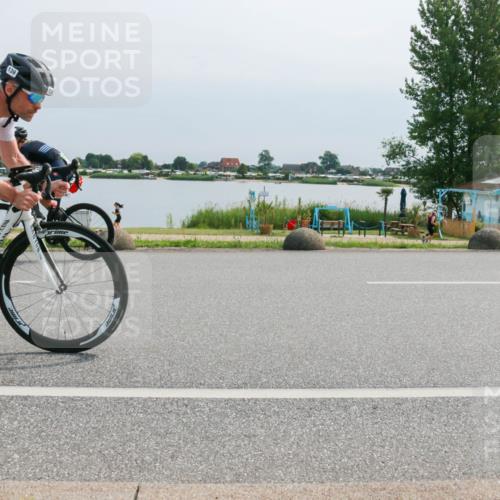 21.06.2025 - 27. Vierlanden-Triathlon H.Heesch http://msf.ph/oto/8027345 15.06.2025 11:21:18 Radfahren 139, 703, 928 meine-sportfotos.de