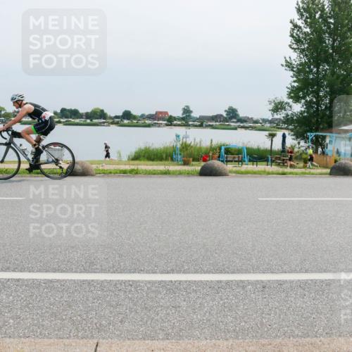 21.06.2025 - 27. Vierlanden-Triathlon H.Heesch http://msf.ph/oto/8027367 15.06.2025 11:21:24 Radfahren 248, 928 meine-sportfotos.de