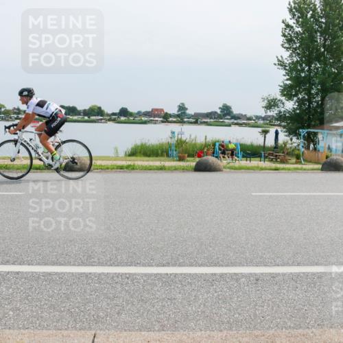 21.06.2025 - 27. Vierlanden-Triathlon H.Heesch http://msf.ph/oto/8027389 15.06.2025 11:21:26 Radfahren 209, 248 meine-sportfotos.de