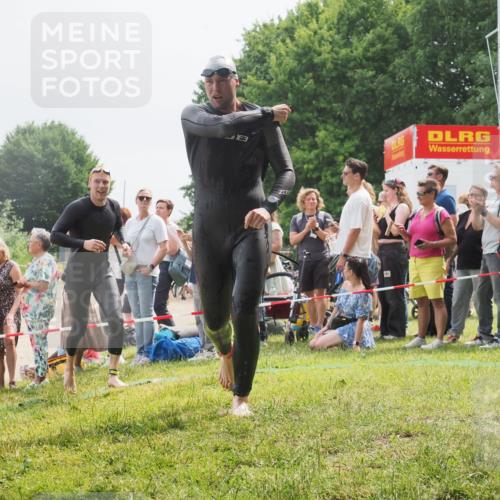 15.06.2025 - 27. Vierlanden-Triathlon KatJ http://msf.ph/oto/8027397 15.06.2025 11:00:53 Schwimmen 637, 678, 681, 699, 746 meine-sportfotos.de