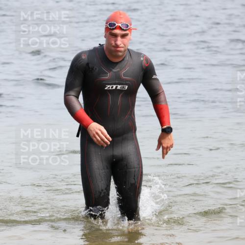 15.06.2025 - 27. Vierlanden-Triathlon Lena Gebhardt http://msf.ph/oto/8027443 15.06.2025 11:00:30 Schwimmen 646, 649, 662, 714, 723, 731 meine-sportfotos.de