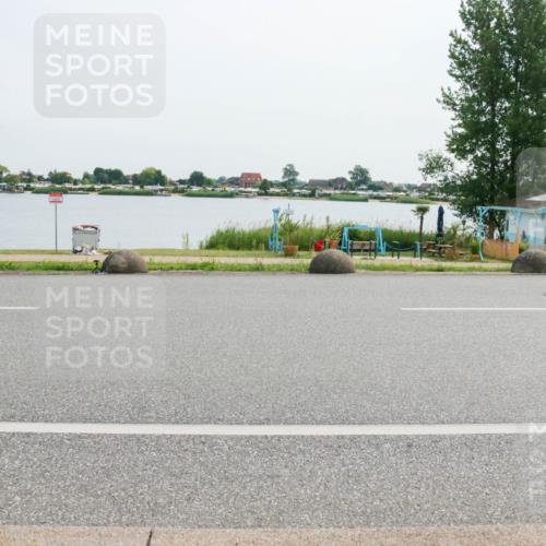 15.06.2025 - 27. Vierlanden-Triathlon H.Heesch http://msf.ph/oto/8027448 15.06.2025 10:28:22 Radfahren 242, 405, 536, 568 meine-sportfotos.de