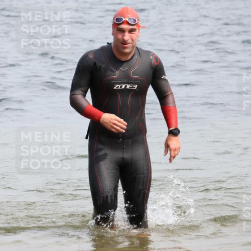 15.06.2025 - 27. Vierlanden-Triathlon Lena Gebhardt http://msf.ph/oto/8027451 15.06.2025 11:00:30 Schwimmen 646, 649, 662, 714, 723, 731 meine-sportfotos.de