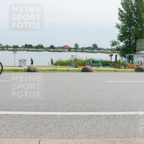 21.06.2025 - 27. Vierlanden-Triathlon H.Heesch http://msf.ph/oto/8027466 15.06.2025 11:21:46 Radfahren 671, 719 meine-sportfotos.de