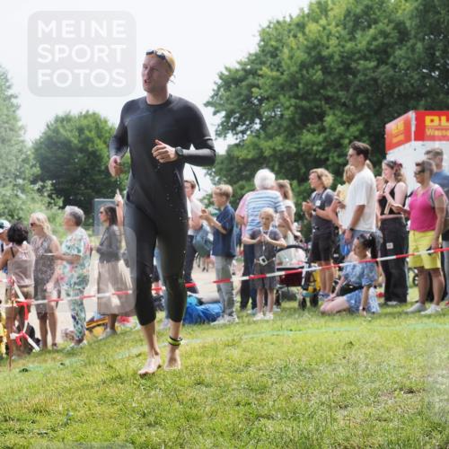 15.06.2025 - 27. Vierlanden-Triathlon KatJ http://msf.ph/oto/8027476 15.06.2025 11:00:55 Schwimmen 637, 681, 699, 746 meine-sportfotos.de