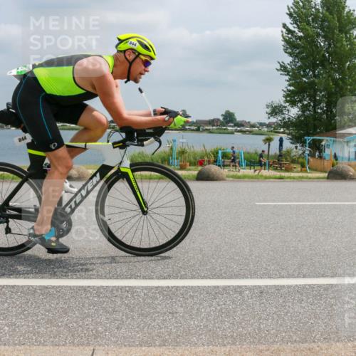 21.06.2025 - 27. Vierlanden-Triathlon H.Heesch http://msf.ph/oto/8027477 15.06.2025 12:19:42 Radfahren 647, 844, 855, 953 meine-sportfotos.de