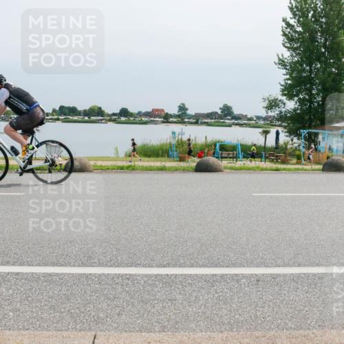 21.06.2025 - 27. Vierlanden-Triathlon H.Heesch http://msf.ph/oto/8027489 15.06.2025 11:22:00 Radfahren 133, 843 meine-sportfotos.de