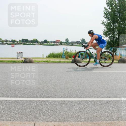 15.06.2025 - 27. Vierlanden-Triathlon H.Heesch http://msf.ph/oto/8027510 15.06.2025 10:28:22 Radfahren 242, 405, 536, 568 meine-sportfotos.de