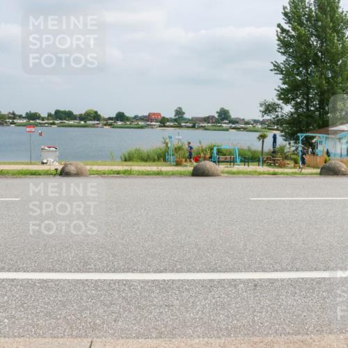 21.06.2025 - 27. Vierlanden-Triathlon H.Heesch http://msf.ph/oto/8027549 15.06.2025 12:19:43 Radfahren 647, 844, 855, 953 meine-sportfotos.de