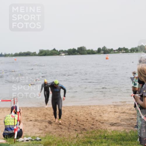 21.06.2025 - 27. Vierlanden-Triathlon MichiJ http://msf.ph/oto/8027591 15.06.2026 10:58:04 Schwimmen 640, 647, 705, 762 meine-sportfotos.de