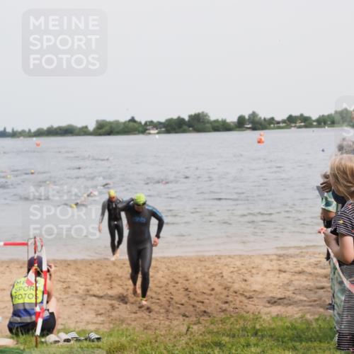 21.06.2025 - 27. Vierlanden-Triathlon MichiJ http://msf.ph/oto/8027599 15.06.2026 10:58:05 Schwimmen 640, 647, 762 meine-sportfotos.de