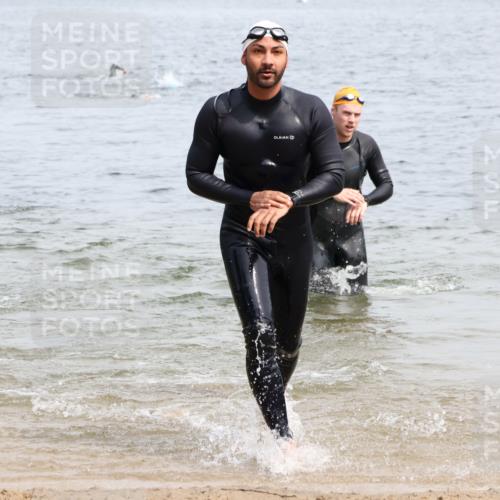 15.06.2025 - 27. Vierlanden-Triathlon Lena Gebhardt http://msf.ph/oto/8027605 15.06.2025 11:00:42 Schwimmen 637, 649, 678, 681, 699, 723 meine-sportfotos.de