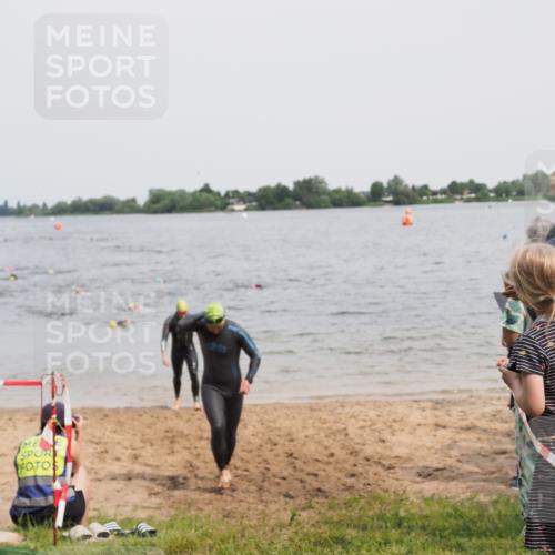 21.06.2025 - 27. Vierlanden-Triathlon MichiJ http://msf.ph/oto/8027611 15.06.2026 10:58:05 Schwimmen 640, 647, 762 meine-sportfotos.de