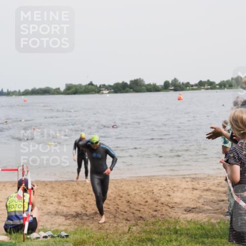 21.06.2025 - 27. Vierlanden-Triathlon MichiJ http://msf.ph/oto/8027616 15.06.2026 10:58:05 Schwimmen 640, 647, 762 meine-sportfotos.de