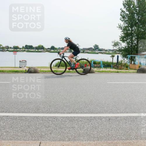 15.06.2025 - 27. Vierlanden-Triathlon H.Heesch http://msf.ph/oto/8027632 15.06.2025 10:28:31 Radfahren 108, 138, 519 meine-sportfotos.de