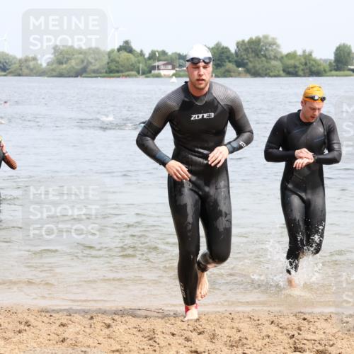 15.06.2025 - 27. Vierlanden-Triathlon Lena Gebhardt http://msf.ph/oto/8027653 15.06.2025 11:00:47 Schwimmen 637, 678, 681, 699, 723, 746 meine-sportfotos.de
