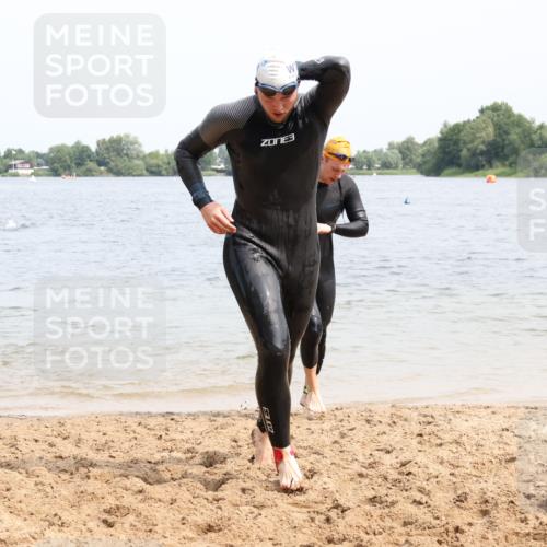 15.06.2025 - 27. Vierlanden-Triathlon Lena Gebhardt http://msf.ph/oto/8027668 15.06.2025 11:00:48 Schwimmen 637, 678, 681, 699, 723, 746 meine-sportfotos.de