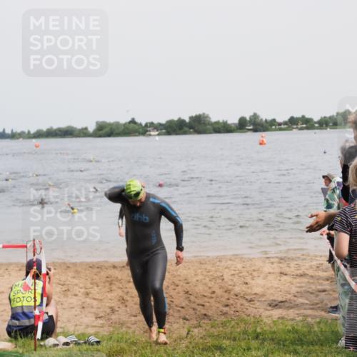 21.06.2025 - 27. Vierlanden-Triathlon MichiJ http://msf.ph/oto/8027677 15.06.2026 10:58:06 Schwimmen 640, 647, 762 meine-sportfotos.de