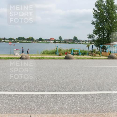 21.06.2025 - 27. Vierlanden-Triathlon H.Heesch http://msf.ph/oto/8027689 15.06.2025 12:19:47 Radfahren 678, 743 meine-sportfotos.de