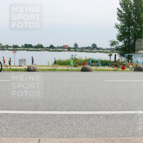 21.06.2025 - 27. Vierlanden-Triathlon H.Heesch http://msf.ph/oto/8027693 15.06.2025 11:22:15 Radfahren 207 meine-sportfotos.de