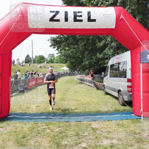 21.06.2025 - 27. Vierlanden-Triathlon MichiJ http://msf.ph/oto/8027700 15.06.2026 12:08:14 Ziel 87 meine-sportfotos.de