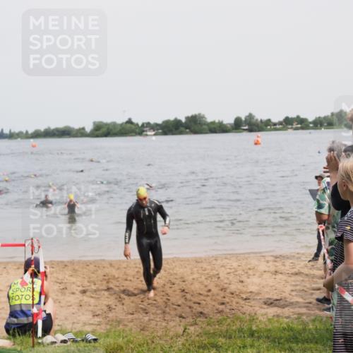 21.06.2025 - 27. Vierlanden-Triathlon MichiJ http://msf.ph/oto/8027705 15.06.2026 10:58:08 Schwimmen 640, 647, 762 meine-sportfotos.de