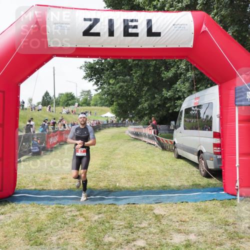 21.06.2025 - 27. Vierlanden-Triathlon MichiJ http://msf.ph/oto/8027731 15.06.2026 12:08:14 Ziel 87 meine-sportfotos.de