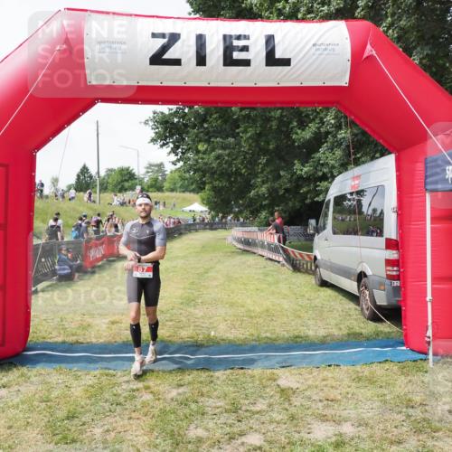 21.06.2025 - 27. Vierlanden-Triathlon MichiJ http://msf.ph/oto/8027740 15.06.2026 12:08:15 Ziel 87 meine-sportfotos.de