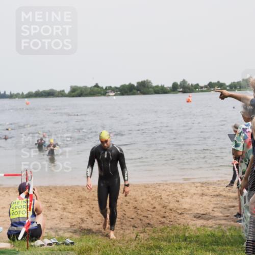 21.06.2025 - 27. Vierlanden-Triathlon MichiJ http://msf.ph/oto/8027767 15.06.2026 10:58:10 Schwimmen 640, 762, 769 meine-sportfotos.de