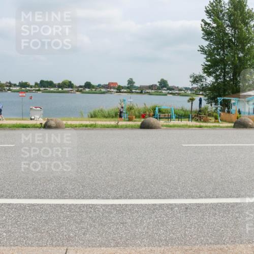 21.06.2025 - 27. Vierlanden-Triathlon H.Heesch http://msf.ph/oto/8027785 15.06.2025 12:19:48 Radfahren 678, 743, 903 meine-sportfotos.de