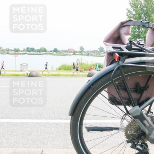 21.06.2025 - 27. Vierlanden-Triathlon H.Heesch http://msf.ph/oto/8027804 15.06.2025 11:22:28 Radfahren 218, 767, 920 meine-sportfotos.de