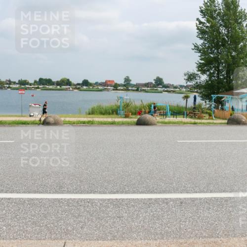 21.06.2025 - 27. Vierlanden-Triathlon H.Heesch http://msf.ph/oto/8027815 15.06.2025 12:19:59 Radfahren 782 meine-sportfotos.de