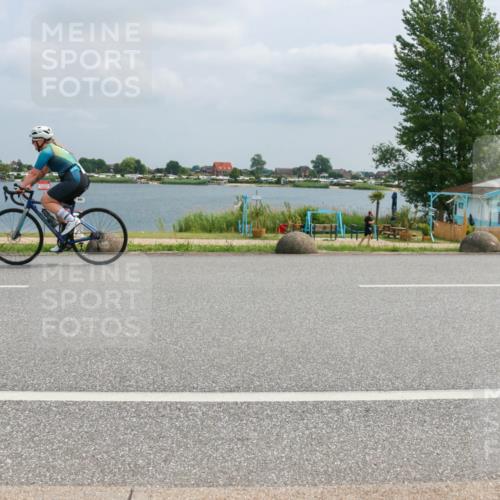 21.06.2025 - 27. Vierlanden-Triathlon H.Heesch http://msf.ph/oto/8027833 15.06.2025 12:20:04 Radfahren 905 meine-sportfotos.de