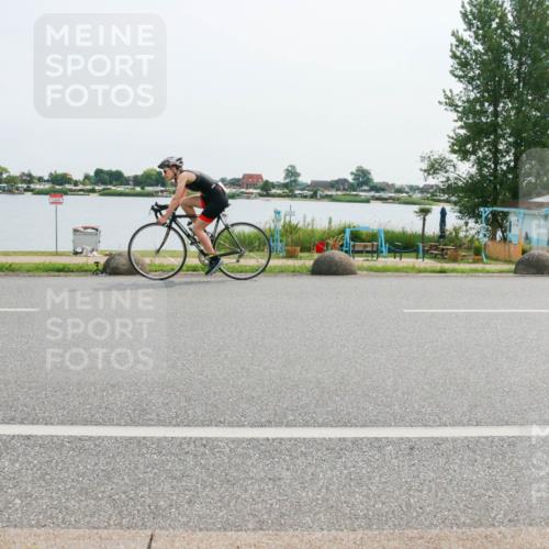 15.06.2025 - 27. Vierlanden-Triathlon H.Heesch http://msf.ph/oto/8027841 15.06.2025 10:28:36 Radfahren 138, 519, 532, 535, 569 meine-sportfotos.de