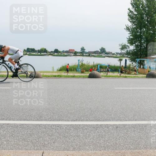 21.06.2025 - 27. Vierlanden-Triathlon H.Heesch http://msf.ph/oto/8027847 15.06.2025 11:22:30 Radfahren 198, 218, 920 meine-sportfotos.de