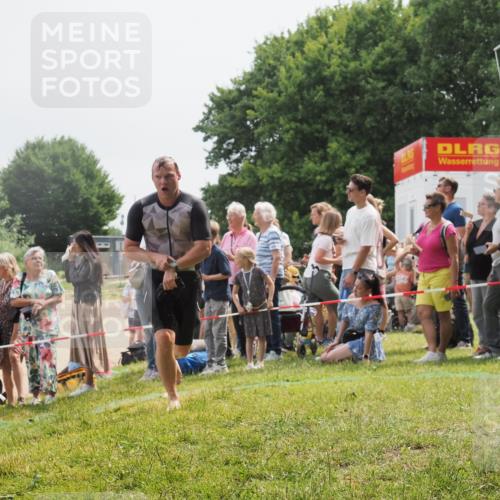 15.06.2025 - 27. Vierlanden-Triathlon KatJ http://msf.ph/oto/8027858 15.06.2025 11:01:40 Schwimmen 701 meine-sportfotos.de