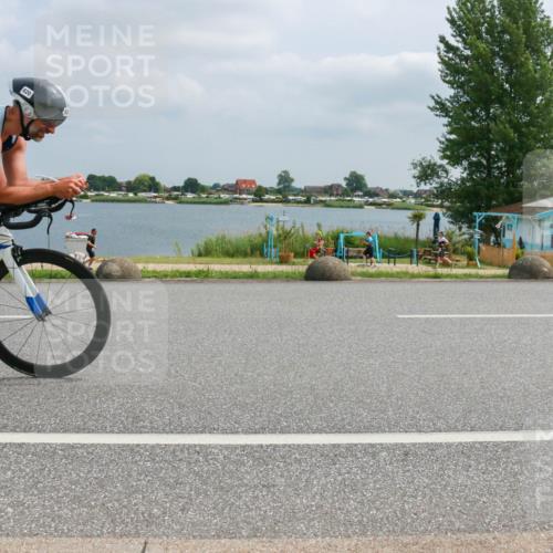 21.06.2025 - 27. Vierlanden-Triathlon H.Heesch http://msf.ph/oto/8027863 15.06.2025 12:20:21 Radfahren 820 meine-sportfotos.de