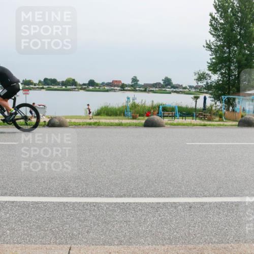 21.06.2025 - 27. Vierlanden-Triathlon H.Heesch http://msf.ph/oto/8027880 15.06.2025 11:22:36 Radfahren 74, 198, 791, 951 meine-sportfotos.de