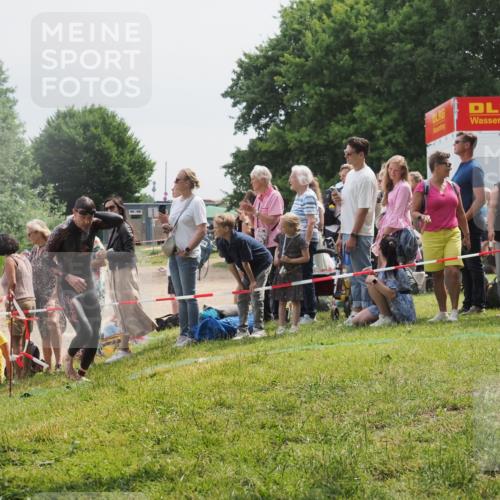 15.06.2025 - 27. Vierlanden-Triathlon KatJ http://msf.ph/oto/8027887 15.06.2025 11:02:00 Schwimmen 867 meine-sportfotos.de