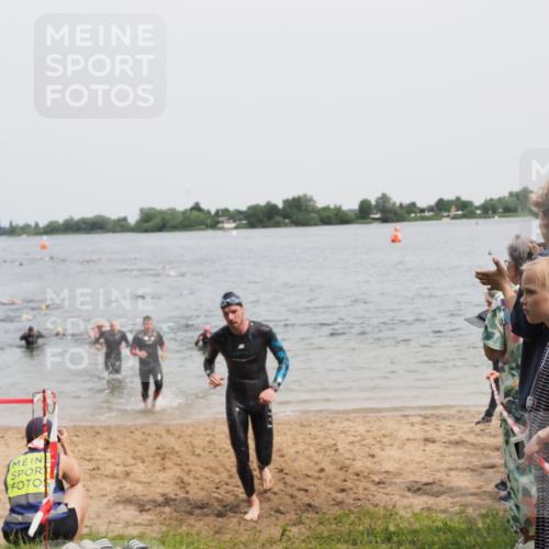 21.06.2025 - 27. Vierlanden-Triathlon MichiJ http://msf.ph/oto/8027914 15.06.2026 10:58:22 Schwimmen 643, 710, 741, 769 meine-sportfotos.de