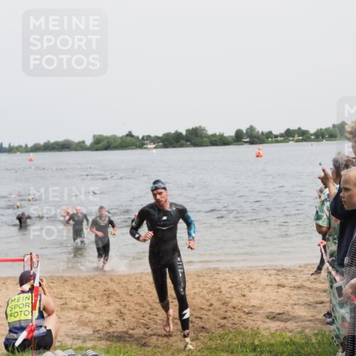 21.06.2025 - 27. Vierlanden-Triathlon MichiJ http://msf.ph/oto/8027919 15.06.2026 10:58:22 Schwimmen 643, 710, 741, 769 meine-sportfotos.de