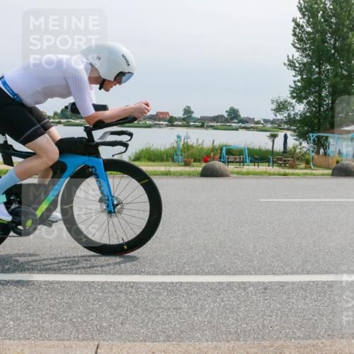 21.06.2025 - 27. Vierlanden-Triathlon H.Heesch http://msf.ph/oto/8027934 15.06.2025 11:22:37 Radfahren 74, 198, 791, 951 meine-sportfotos.de