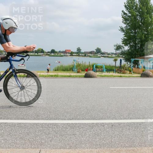 21.06.2025 - 27. Vierlanden-Triathlon H.Heesch http://msf.ph/oto/8027939 15.06.2025 12:21:06 Radfahren 797 meine-sportfotos.de