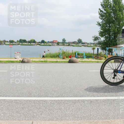 21.06.2025 - 27. Vierlanden-Triathlon H.Heesch http://msf.ph/oto/8027954 15.06.2025 12:21:06 Radfahren 797 meine-sportfotos.de
