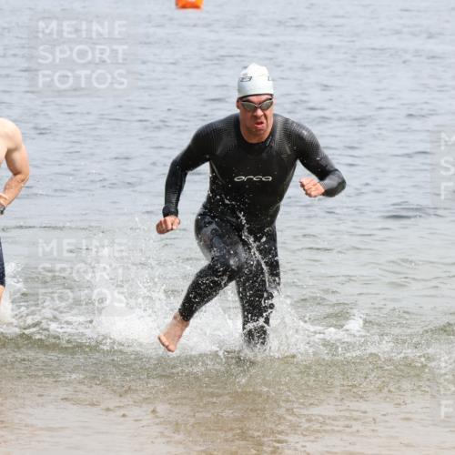 15.06.2025 - 27. Vierlanden-Triathlon Lena Gebhardt http://msf.ph/oto/8027971 15.06.2025 11:01:23 Schwimmen 717, 808, 869 meine-sportfotos.de