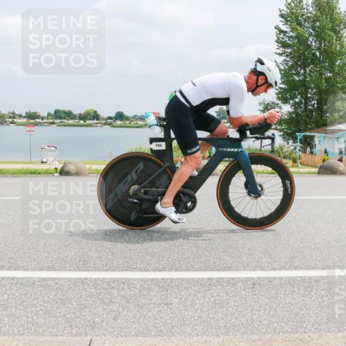 21.06.2025 - 27. Vierlanden-Triathlon H.Heesch http://msf.ph/oto/8027982 15.06.2025 12:22:02 Radfahren 794, 900, 937 meine-sportfotos.de