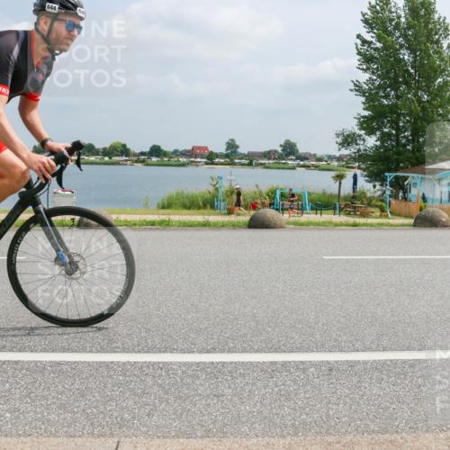 21.06.2025 - 27. Vierlanden-Triathlon H.Heesch http://msf.ph/oto/8028000 15.06.2025 12:22:10 Radfahren 644 meine-sportfotos.de