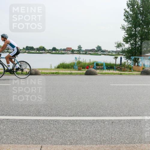 15.06.2025 - 27. Vierlanden-Triathlon H.Heesch http://msf.ph/oto/8028042 15.06.2025 10:28:46 Radfahren 26, 71 meine-sportfotos.de