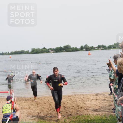 21.06.2025 - 27. Vierlanden-Triathlon MichiJ http://msf.ph/oto/8028060 15.06.2026 10:58:27 Schwimmen 643, 710, 732, 741 meine-sportfotos.de